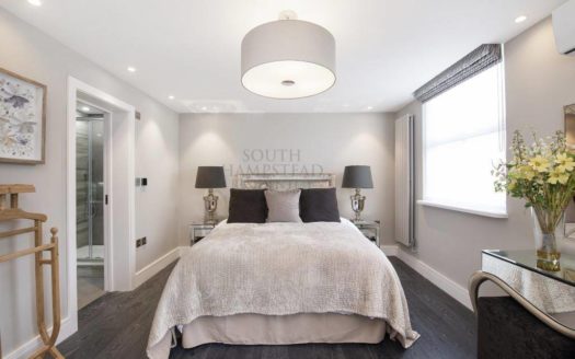 4 Court Close