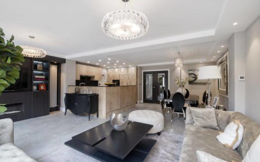 4 Court Close