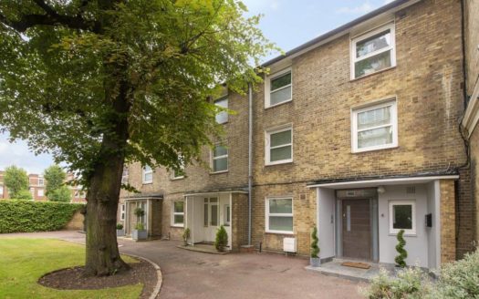 4 Court Close